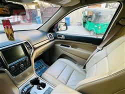 جیپ گراند شیرۆکی